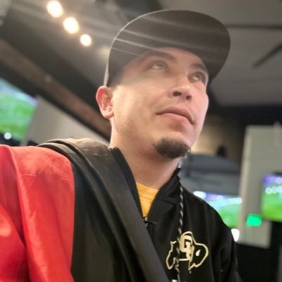 Host of @Kneecircles podcast 😎 Denver sports enthusiast, Marvel/Star Wars nerd; & your favorite person to get advice from 😅😜