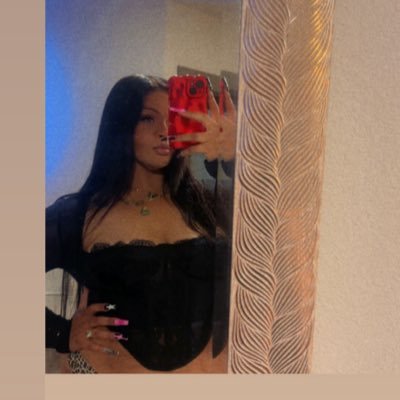 JuicyYouTheBest's profile picture. your mf favorite.