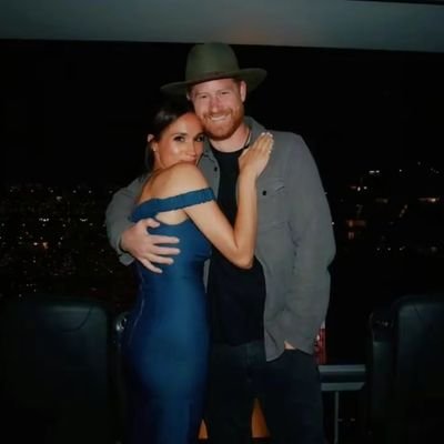 ArsenalChimere's profile picture. Sussex 🥰🥰🥰 (Harry and Meghan biggest fan) #SussexSquad #WeLoveYouHarryAndMeghan. SERVICE IS UNIVERSAL. SHOW UP DO GOOD