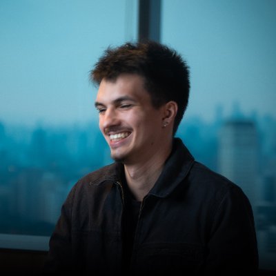 lucassviajante's profile picture. Video editor for Youtubers