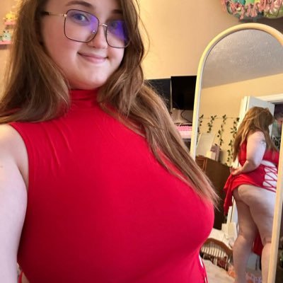 Squishy girl next door Average video game enjoyer + cat 🐈 mom 1 redheads do it better the link you want 👇💦💦