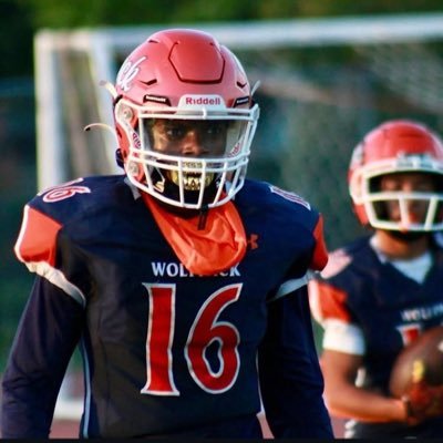 Cosumnes oaks HS/ Junior 2027/ 5’9 165 ATH https://t.co/u1ej2Hp2eN