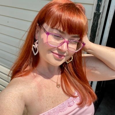 29 • Matt 💍 • I love stuffed animals, books, anything cute and soft 🧁🩰🧸🎀✨