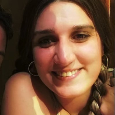 Amo el vinito, es mi debilidad🍷
vivir sin joder a nadie ⭐⭐⭐🇦🇷
popular y nacional☀️
bloqueo trolls de LLA 🥳