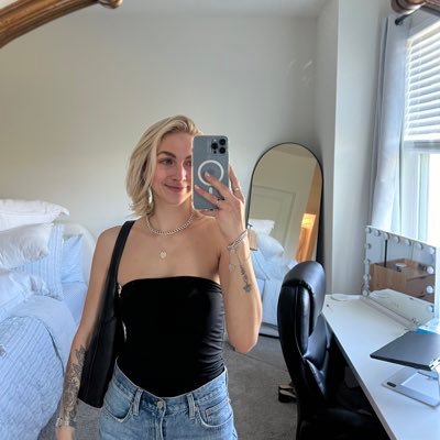 emma_vanek05's profile picture. 