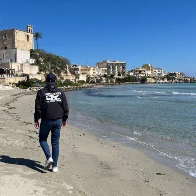 deVirtu's profile picture. Trust me and rush B 🍌 - Joueur CS entry frag - @annelauredfr ❤️