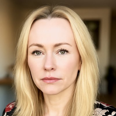 AlinaLara Profile