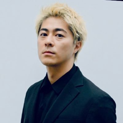 HiSaShi_0711_'s profile picture. ⚫︎映画『生きない』W主演 / テレビ朝日系「仮面ライダーガッチャード」狩谷役 / Netflix「地面師たち」/ 脱力系コント「夕方5時のチャイム」 総フォロワー8万人 ▶事務所「ハイイロ」