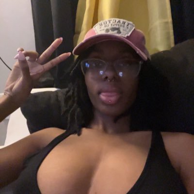 showmaxmy's profile picture. My main account got hacked