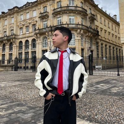 24. | Diseñador Gráfico 📓🎨 | Perreo Vibes | IG: Julian_borraez