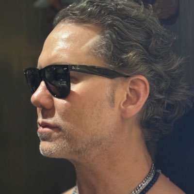 Vivo y dejo vivir|📚CEO|LAE|Filósofo de afición| Digo lo que pienso, después de pensarlo.🫀Humanista y 🐶Animalista. Melómano. Cinéfilo. “Todólogo”