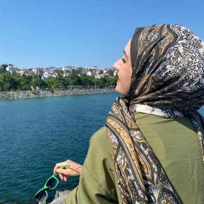 yalcinmavi20_'s profile picture. Yazmadım seni daha, Sevmeye ayırdım tüm zamanları, Yazmaya bu yüzden vaktim olmadı..