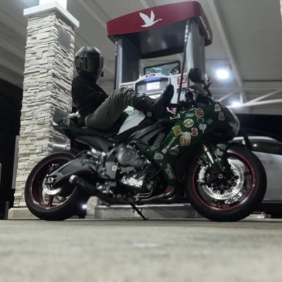 _gsxrgirl_'s profile picture. i just be doing shit