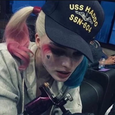 🇨🇦 / 999 / #BlackLivesMatter / g / JOYCONBOYZ🖤 / spider-verse is peak / My Deer Friend Nokotan is peak / we stan AG! in this house / i LOVE cyberpunk 2077 /