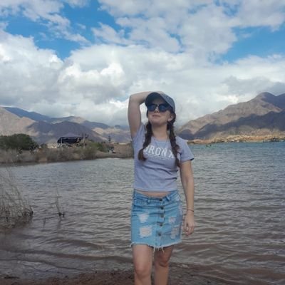 flor_frattini's profile picture. Tienes que arriesgarte por las cosas que importan.
Amo ver películas ..Maestra Jardinera..  We are here for ever!!! 
Pasaron cosas.. ahora estoy en Turquilandia