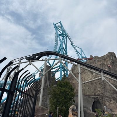 Coster Nerd. Love everything coasters and parks.