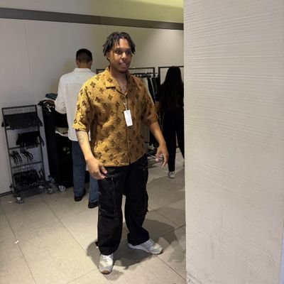 champagnepopdat's profile picture. Super duper book janitor