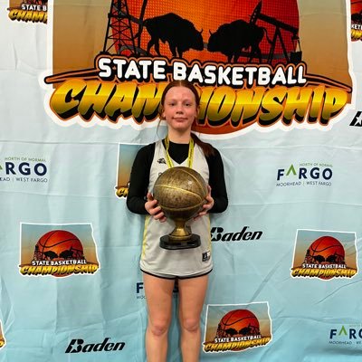 lainadonnelly11's profile picture. Class of 2031 | MN Fury 🏀 ✝️