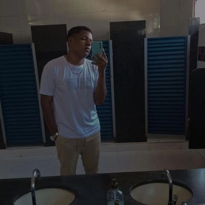 GarotoCuiabano's profile picture. vivendo...