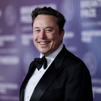 Entrepreneur \Spacex • CEO & СТО= CEO and Product architect