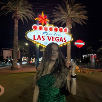 alejandrasr96's profile picture. 🐶💞