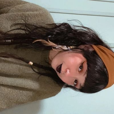 biacrist_'s profile picture. 🌈 

Nada aqui faz sentido