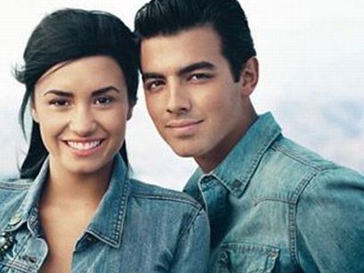 This twitter is dedicated to all fans who love @ddlovato and @JoeJonas.. #StayStrong †  3 @Paah_enchanted ;3 3