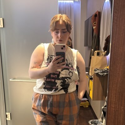 TatyYells's profile picture. is it love? *starts crying* // 31 // podcasts, horror, folklore, queer history // now: the terror // not spoiler free // 18+