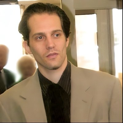 Writer, designer, film buff, tan suit fan, NBA enthusiast, tech aficionado, semi or finalist in a few contests. https://t.co/pluZSKlP7C