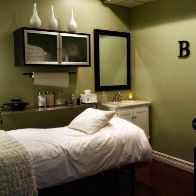 I'm a professional massage therapist with a good happy ending. # my Dm is open you free to slide in imma gives you the best... Text: +13202982040
