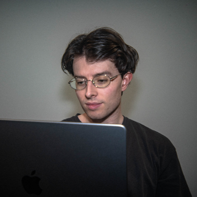 c0dejames's profile picture. I build Whop apps users actually pay for
📁 DigiSell            4.6k+ MAU
✂️ ClipPro             2.9k+ MAU
💎 CustomGPT   1.5k+ MAU