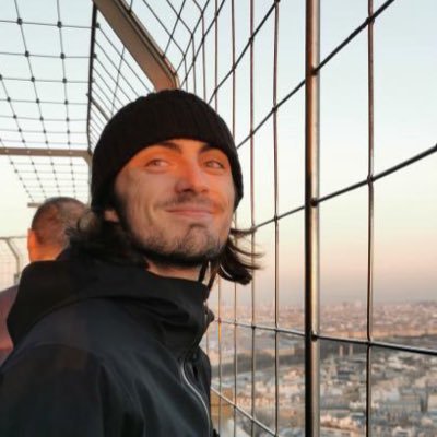 alexandrepinot_'s profile picture. product design @dustHQ