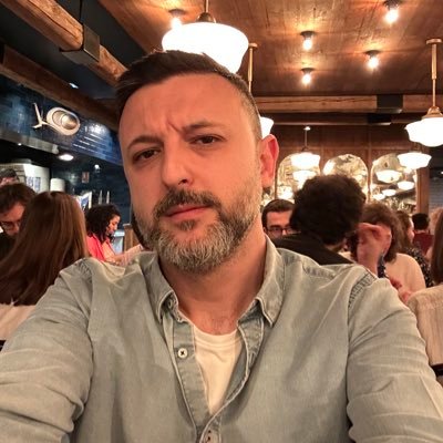 Türk. Avukat. Cumhuriyet Halk Partisi İstanbul İl Disiplin Kurulu Başkanı. “Dünden çok yarından az” ve “Yakınsama”nın yazarı.