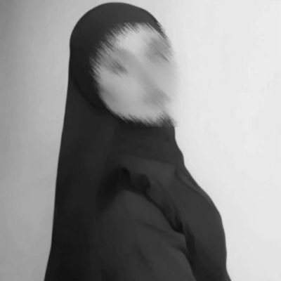 إنّ الألم الذي يُعانيه الإنسان من الخيبة؛ هو معيارُ الأمل الذي كان يُخبّئه في قلبه.