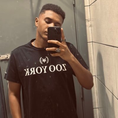 My preferred pronoun is “your majesty”🤴🏽