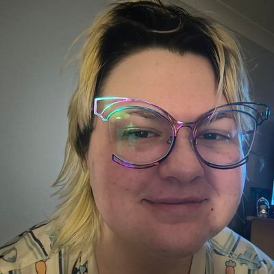 Hello I’m Sirius, I use He/They pronouns.
beginner in making nails and doing fancy things.