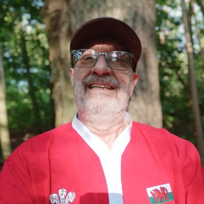 Dyn Taid Gŵr Dyn teulu. Cymry Ewropeaidd nid NatC Prydeinig
Liberal Socialist for a democratic society. Annibyniaeth
If you are down I'll send you a HUG