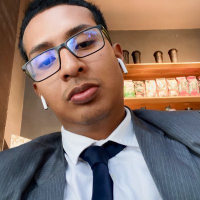 Estudiante de derecho, de la Universidad Santiago De Cali.