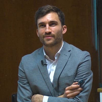 Nunca supe qué hacer con mi vida, así que la dejé en manos de un algoritmo.
Biomedical Law Research at @upvehu / CEI @SaludISCIII / Member of @bioderecho_eu
