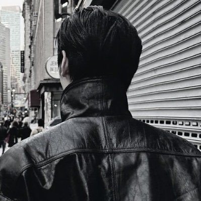 zndvoert's profile picture. 要么咬，要么被咬。