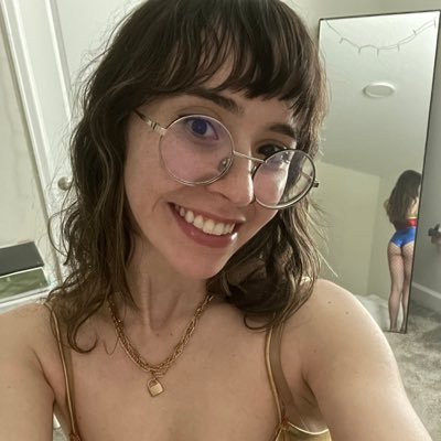 gamer. all natural gym girl🌚🦋✨ follow up my backup account?