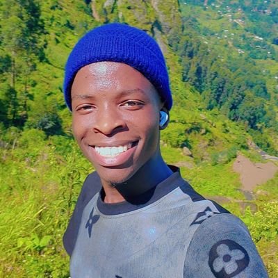 MBChB @Mak //patriot🇺🇬 #messi10//Graphic Designer#manutd fun⚽// Rotaractor @rctmulago😇 // @makerere_Medics Publicity secretary emeritus!