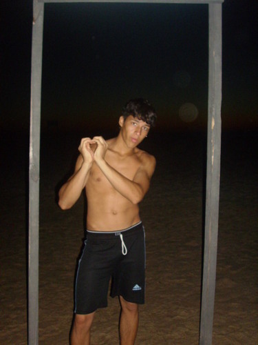 MI nombre es JONATHAN soy Escorpiano,con migo:la cumbia,lo romantico,el chocolate,la risas,lo divertido,la locuraa..las trabesuras.. jaj