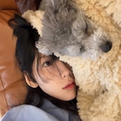 โซวอนที่รักโซชิ 🤗รักแทยอน💜 โซวอน=ความหวัง🩷ไอรีน🌸โรเซ่ แสนนุ่มนิ่ม🌹พี่น่าน้องหนาว 😘LINGLING KWONG😍 คีพหลิงออมจ้าาา🥰 DM มาบอกกันได้นะ ถ้าเผลอไปรีแอนตี้ 🤩