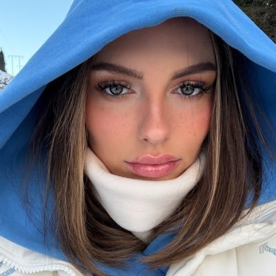malini9 on Twitch 💜 I’m live almost everyday 💜 Mostly play apex but also play league and some IRL Streams💜