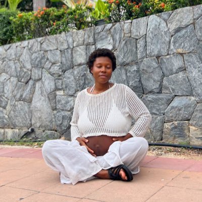 I help women heal their wombs + reclaim their power through holistic + ancestral medicine 🌿