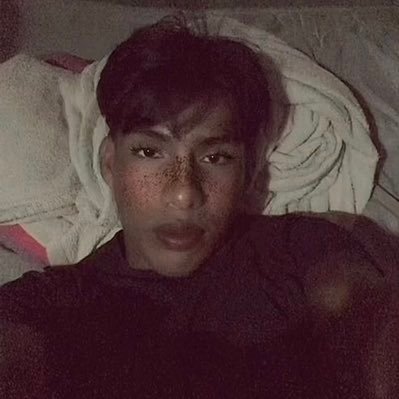 AleMorris12's profile picture. pasiva con ganas de mamar verga 😏🫦.                                    lo chupo rico