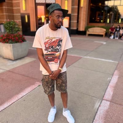 Dav7733's profile picture. Survival Of The Fittest 💪🏽