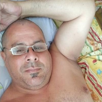 alecknaji's profile picture. 🏳️‍🌈🇨🇺☕🍕🦂🍻👨‍❤️‍👨