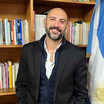 Sociólogo, consultor en Desarrollo Sostenible♻️🌱 El #CambioClimatico es el mayor desafío colectivo de la historia de la humanidad. #EvolucionRadical 🇮🇩